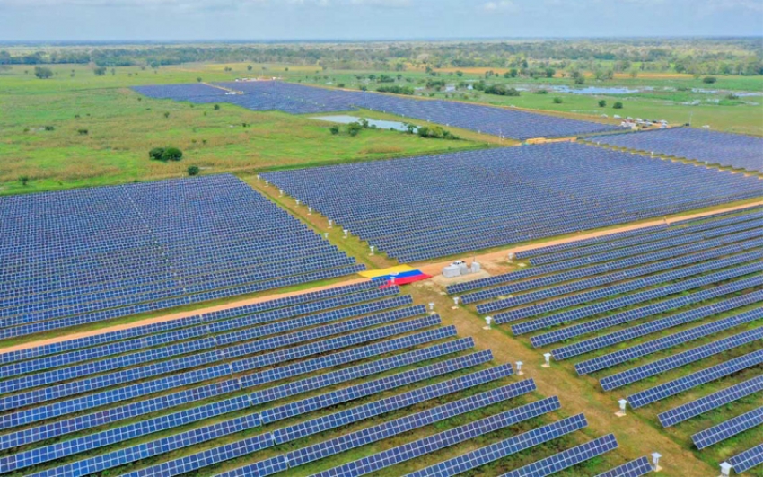 Sucre inaugura granja solar La Sierpe