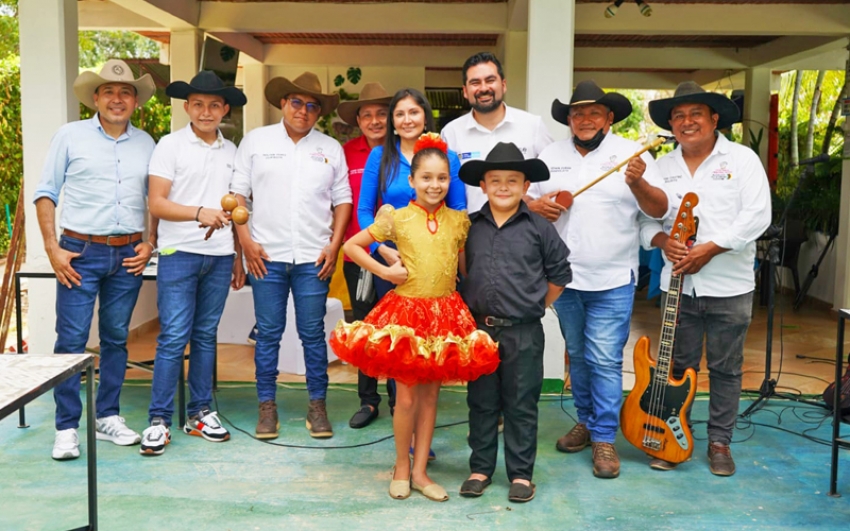 Más de 500 de familias de Paz de Ariporo, Casanare, tendrán energía por primera vez en sus hogares