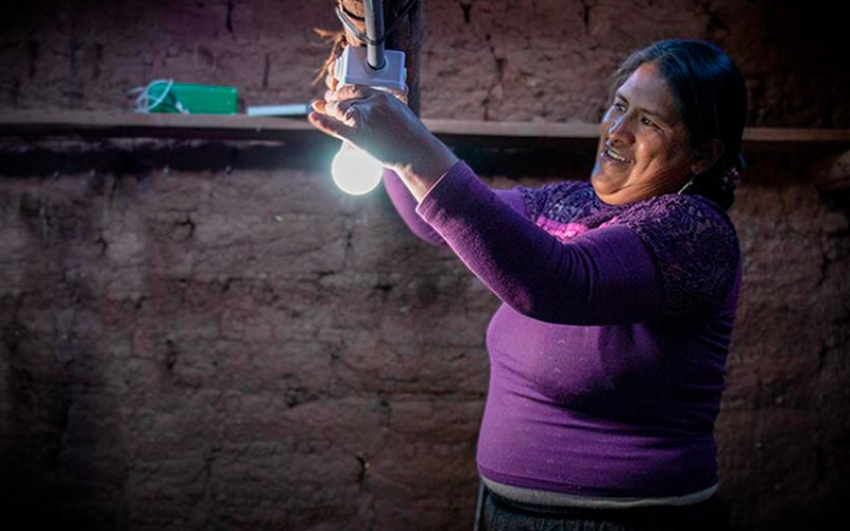 En Perú, más de 200 mujeres fueron capacitadas como promotoras y emprendedoras en tecnologías de energía sostenible