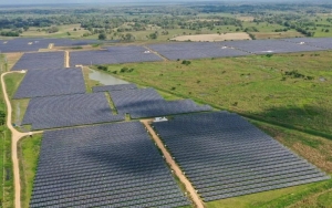 En Colombia, gobierno inauguró nueva planta solar que aportará 19,9 MW.