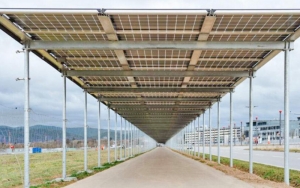 Suiza inaugura su primer carril bici capaz de producir electricidad mediante energía solar