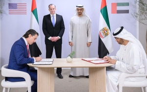 Emiratos y EE UU firman un acuerdo de energía verde de 100.000 millones de dólares