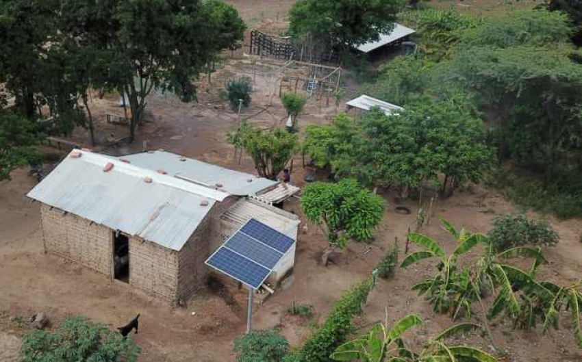 En Colombia, Gobierno suministra electricidad a 15 mil hogares en Departamentos más alejados